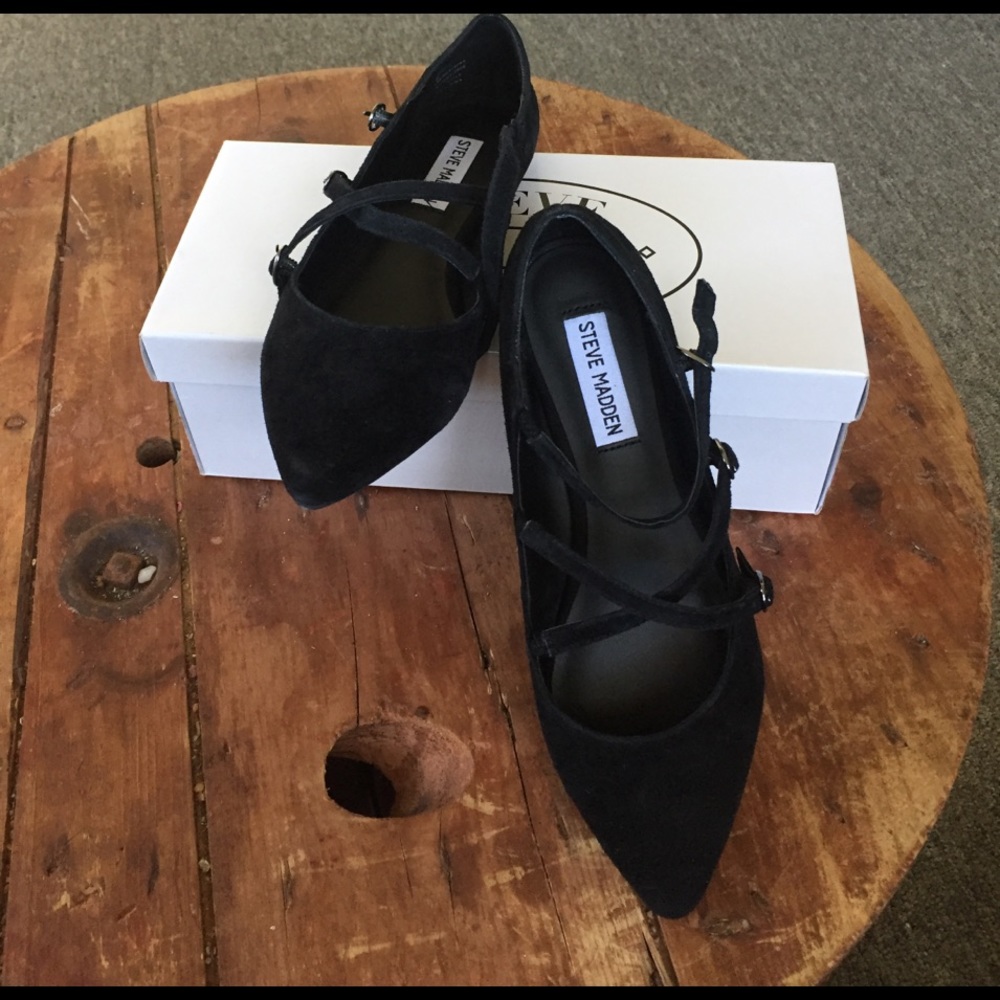 Black ballet flats - brand new