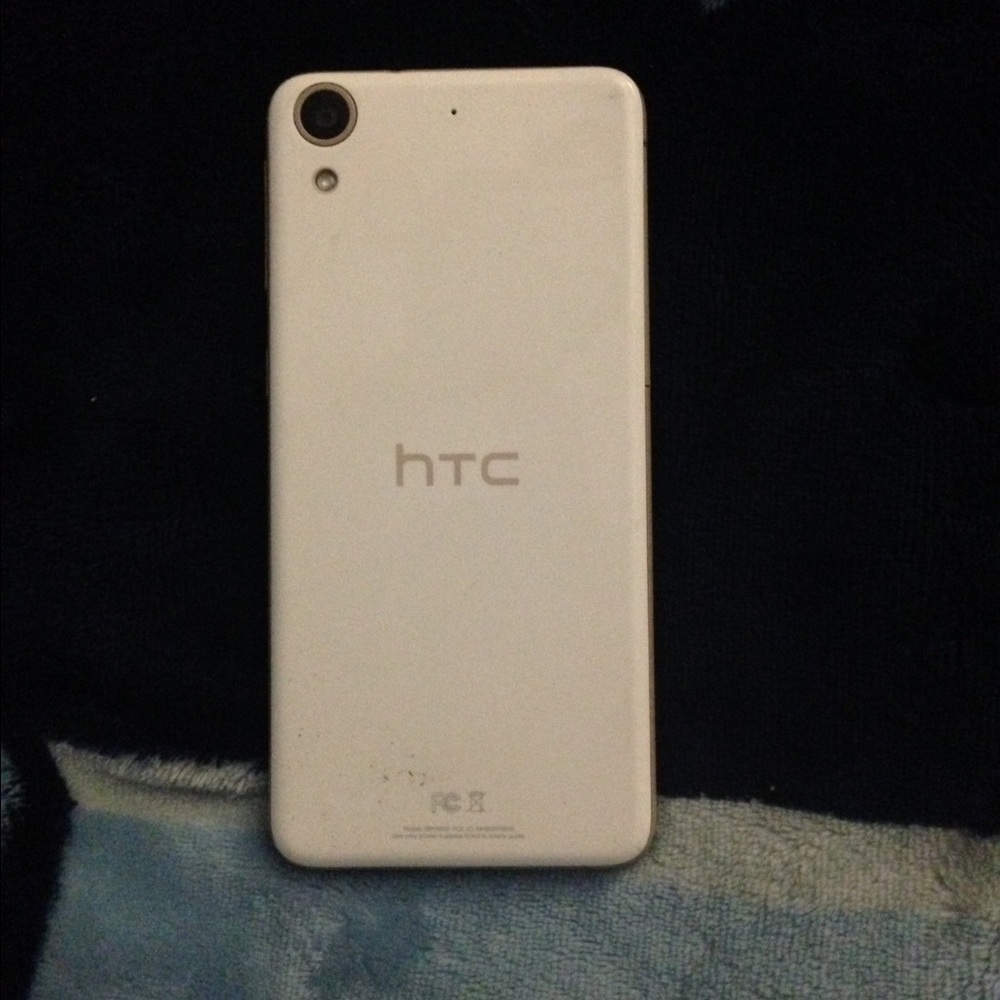 WHITE HTC ANROID SMART PHONE