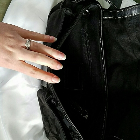 Authentic Coach Purse. - Picture 7 of 8