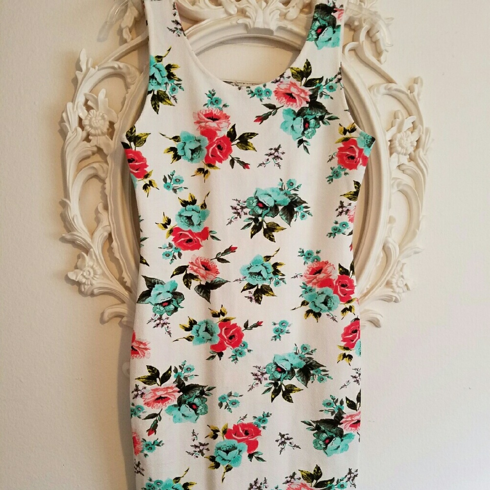 Floral fitted dress