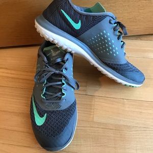 Nike grey and turquoise tennis shoes