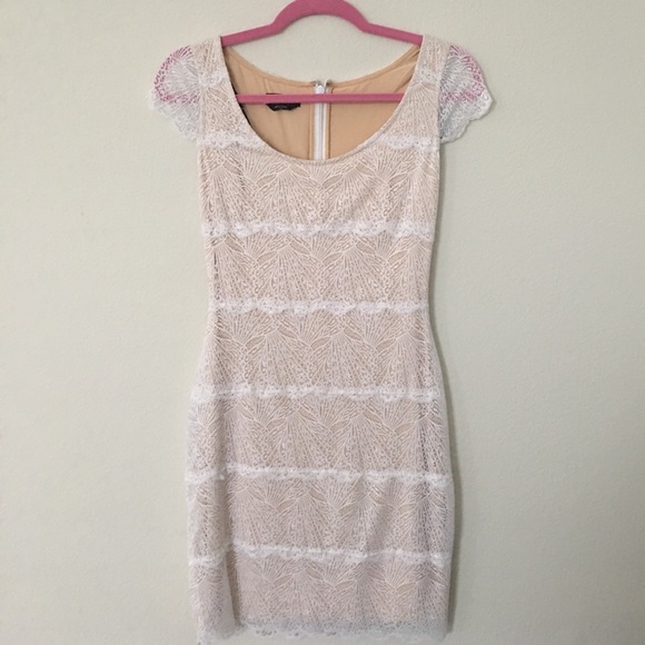 Lace dress - Picture 1 of 1