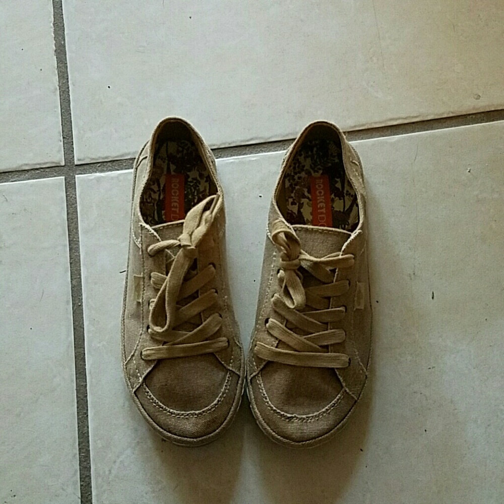 ROCKET DOG sz 8m tan sneakers