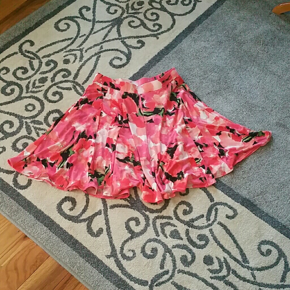 NWT GRACE ELEMENTS SKIRT