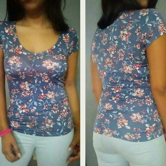 DAINTY BLUE FLORAL TEE SHIRT TOP - Picture 4 of 6