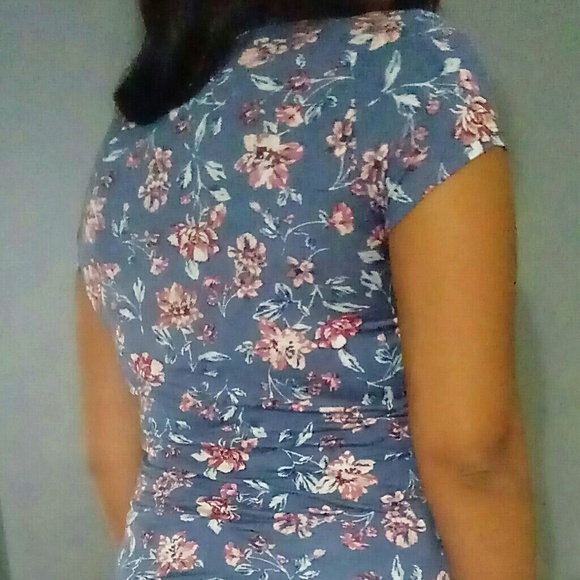 DAINTY BLUE FLORAL TEE SHIRT TOP - Picture 6 of 6