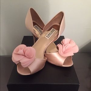 Badgley Mischka Thora heels pink satin