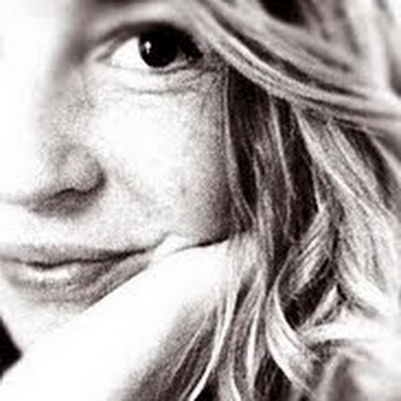 Meet your Posher, Leslie - Picture 1 of 1