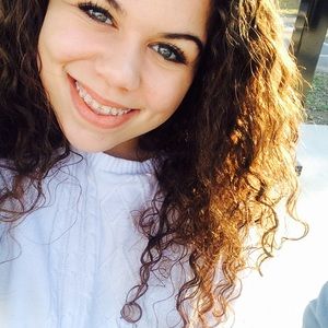 Meet your Posher, Jasmine