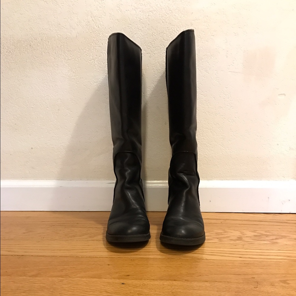 Black leather riding boot