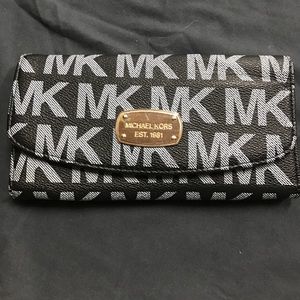 Black Michael Kors Wallet