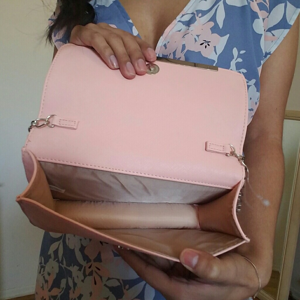 ❗FLASH SALE❗PEACH METAL CHAIN CROSSBODY - Picture 2 of 3