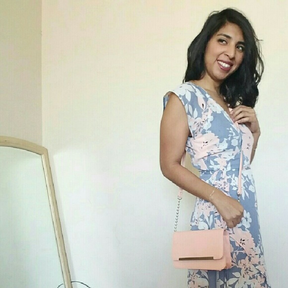 ❗FLASH SALE❗PEACH METAL CHAIN CROSSBODY - Picture 3 of 3