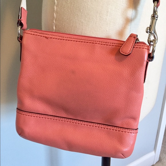 ❌SOLD❌ Coach Melon Crossbody Leather Bag - Picture 3 of 4