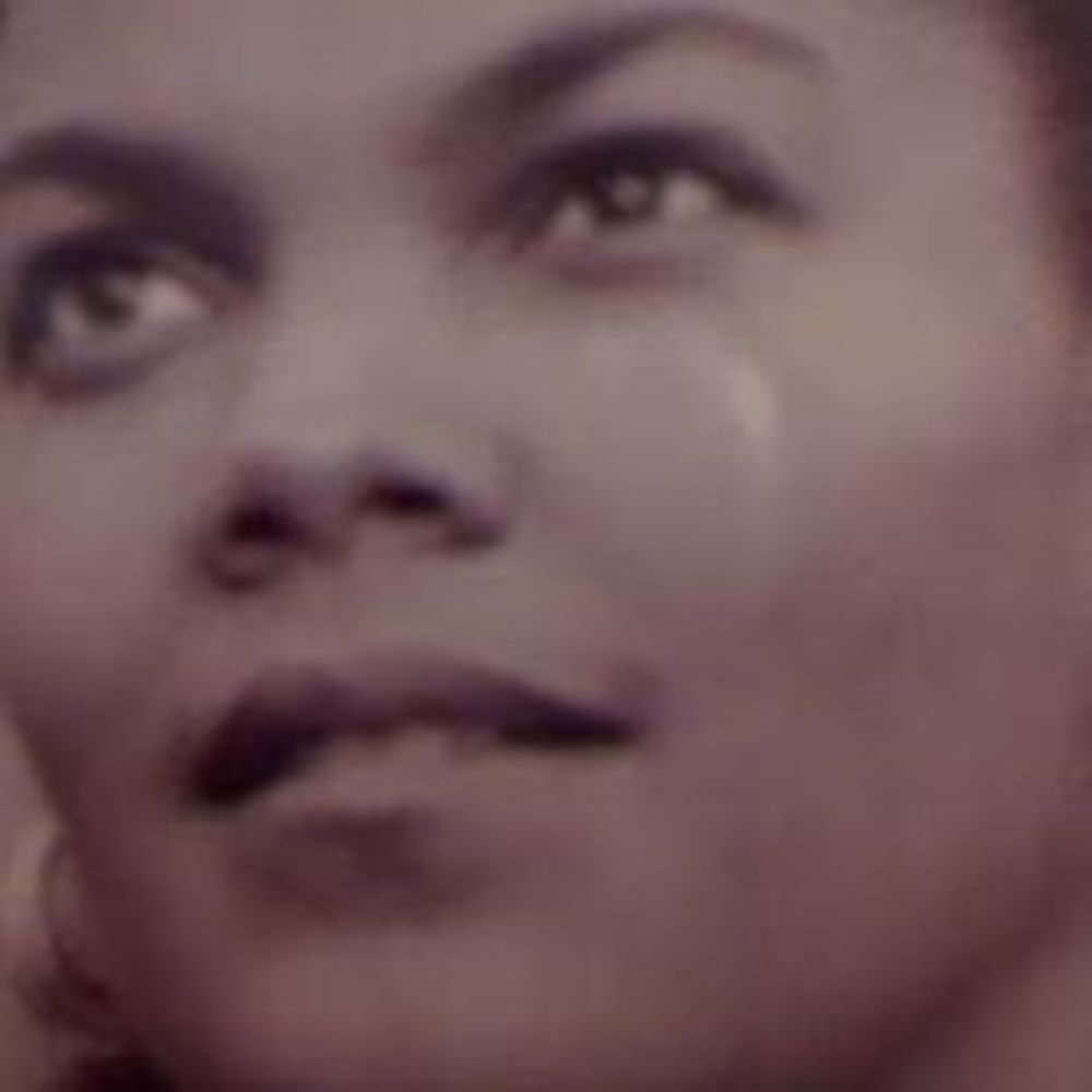 Meet your Posher, Mia