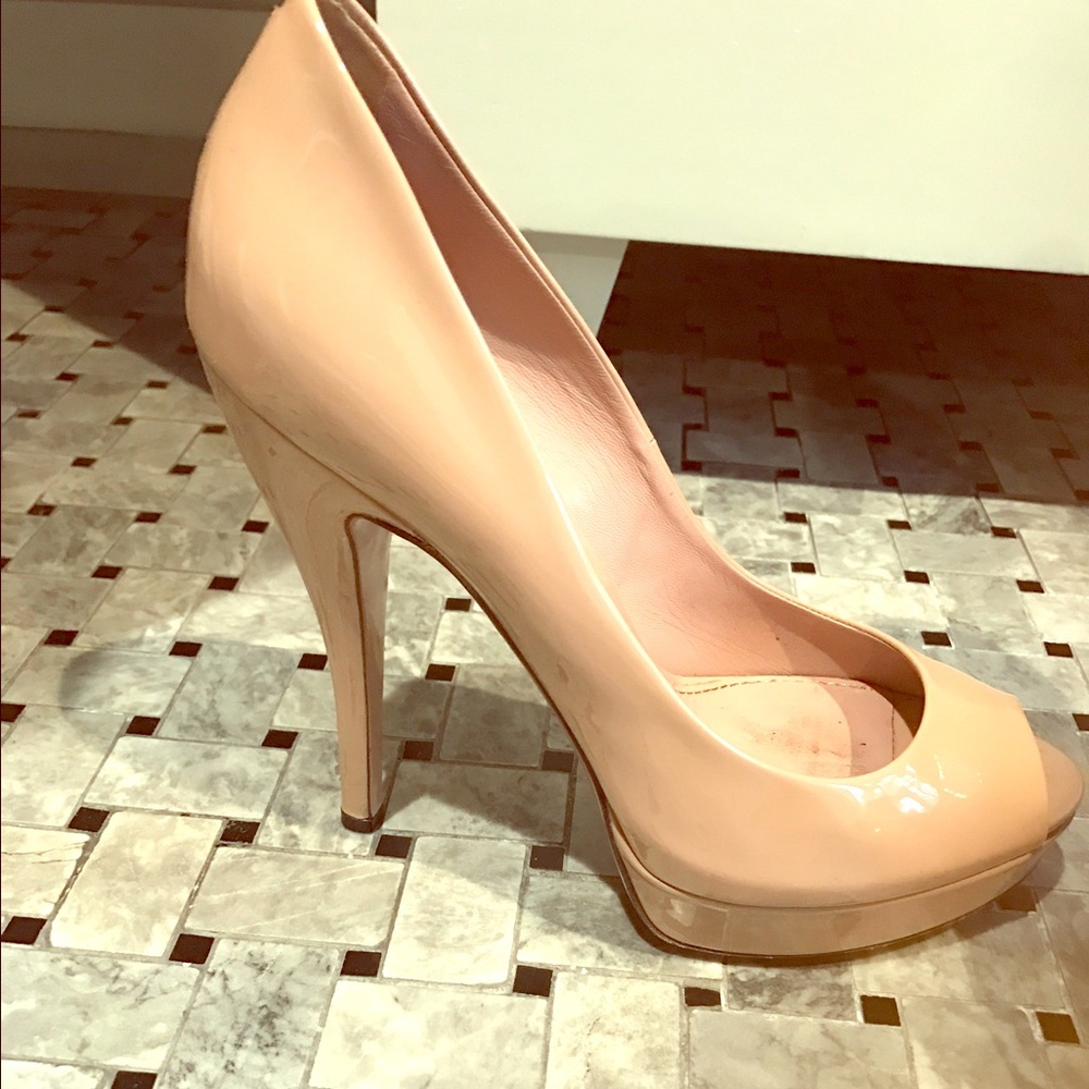 Gucci leather peep toe heels