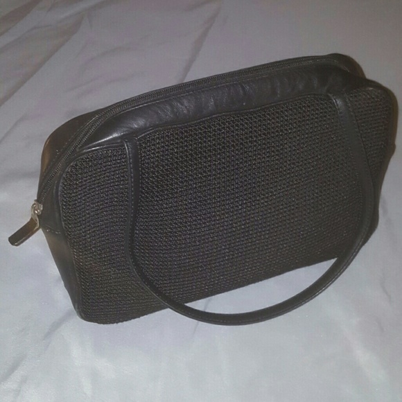 THE SAK Tote Handbag - Picture 2 of 4