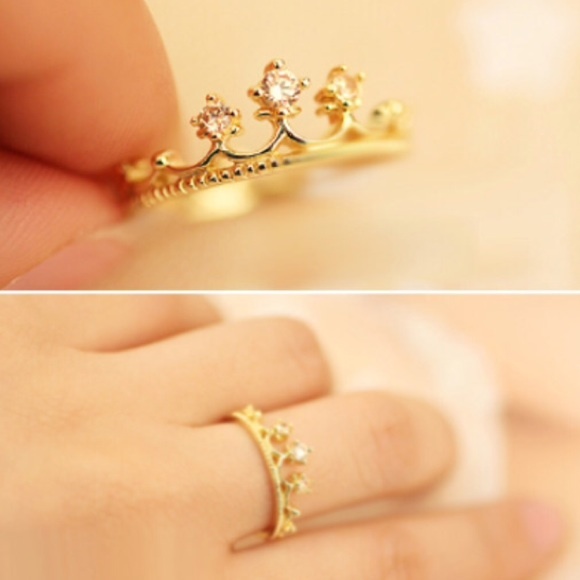 Crown Ring - Picture 3 of 4