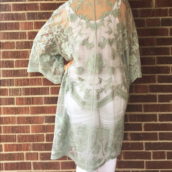 New Arrival! 💕 Sage Lace Duster ❌ SOLD ❌ - Picture 2 of 2