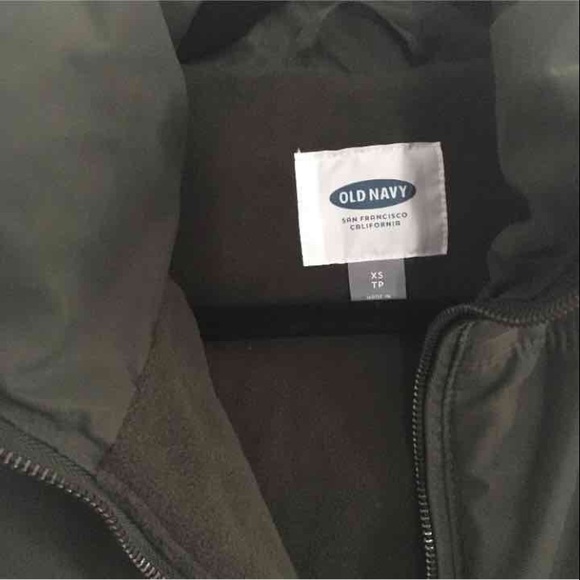 Army Green Puffer Vest - Picture 2 of 3