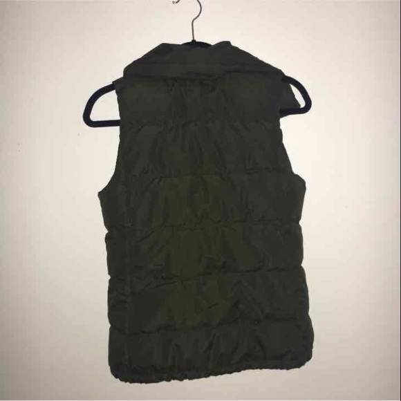 Army Green Puffer Vest - Picture 3 of 3