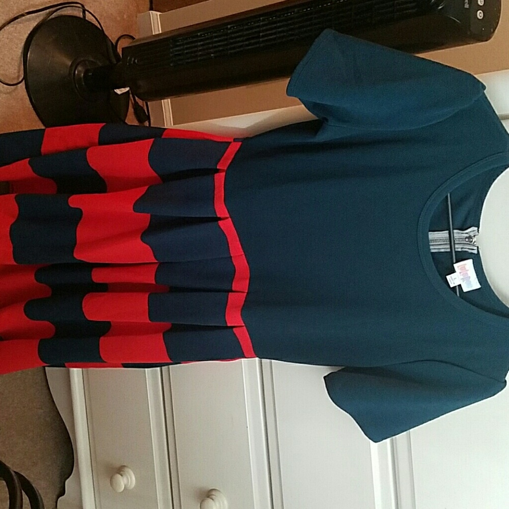 LuLaRoe Amelia Large NWOT