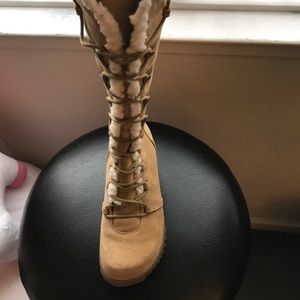 Adorable leather boots