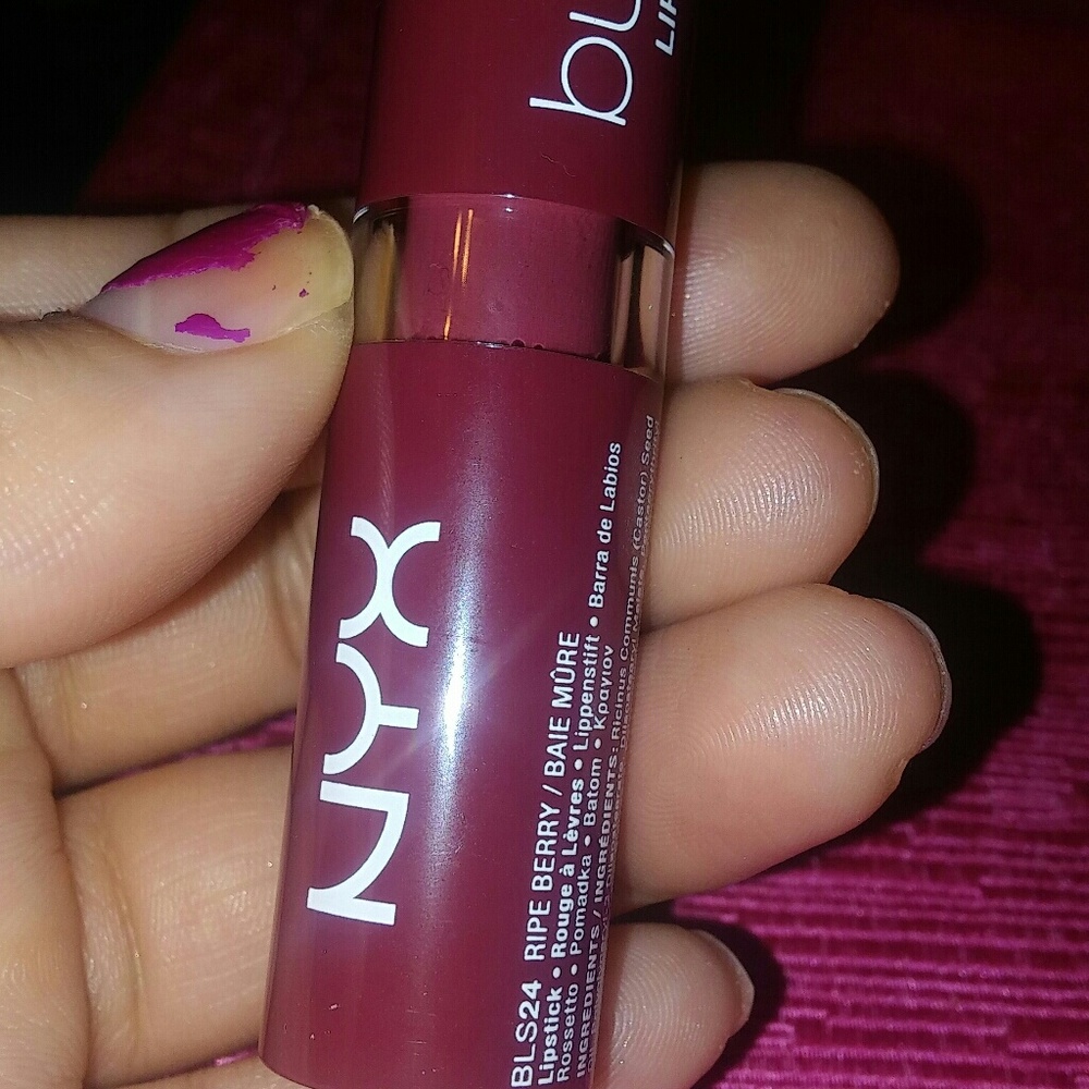 Lipstick - Picture 2 of 3