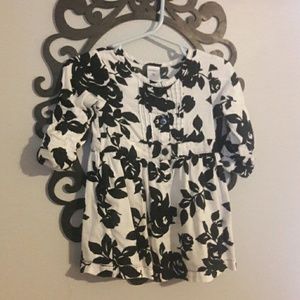 Carter's baby dress size 9months Carter's baby dress size 9months