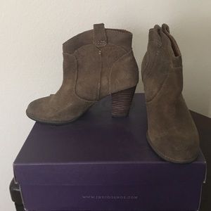 Distressed cropped boots