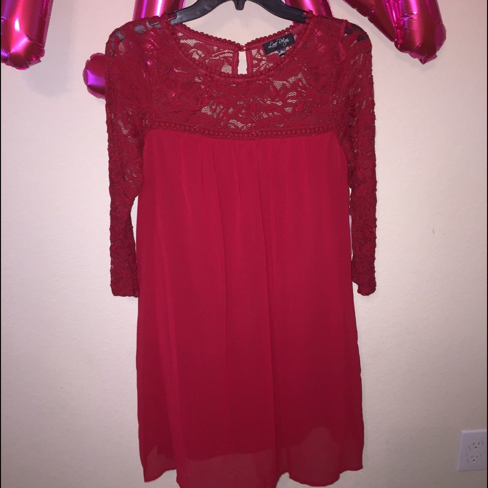 Red quarter sleeve lace dress