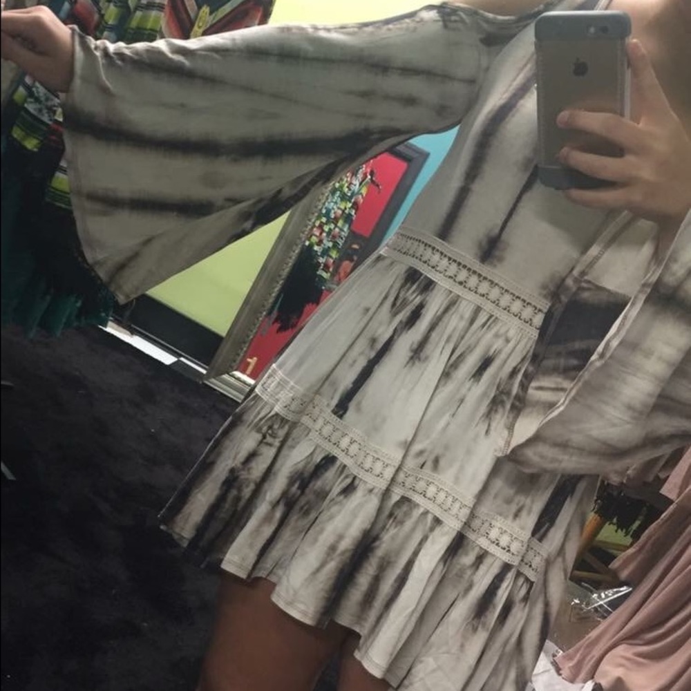 Cold shoulder brown and white tie dyed tunic