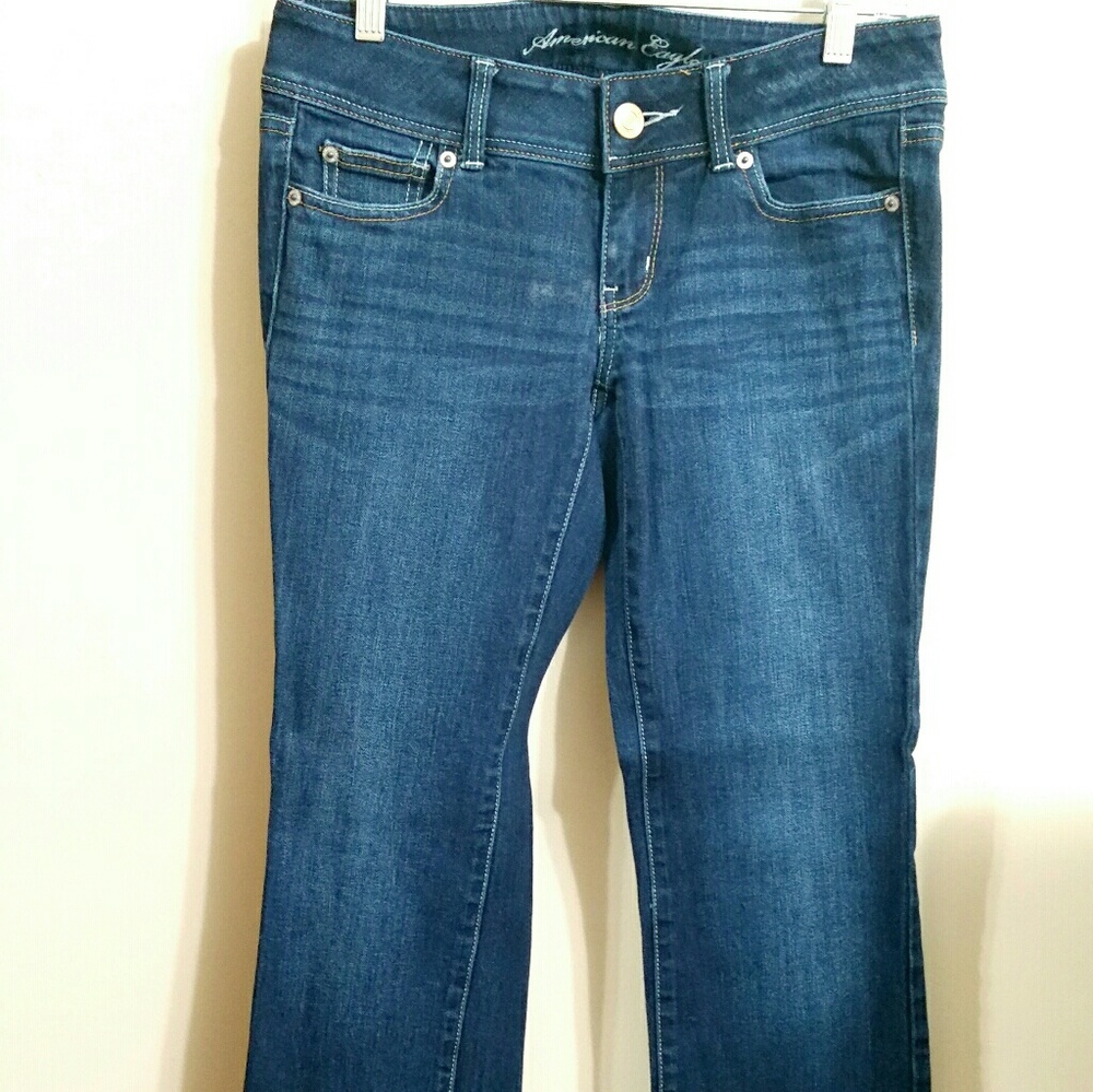 AE: Slim Boot Size 4 Jeans