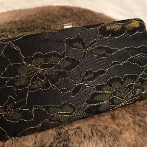 Lace wallet