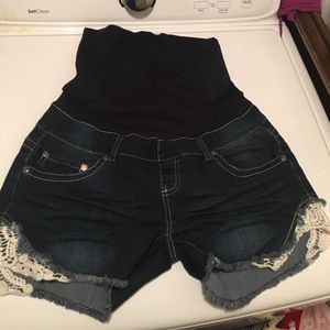 Maternity shorts