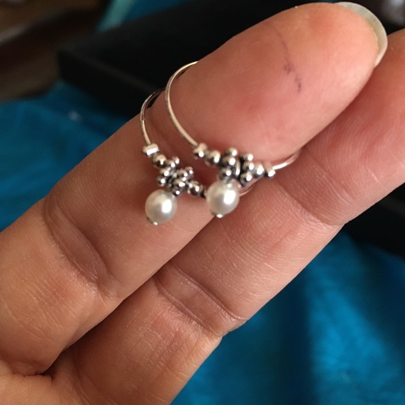 🎉😂🎏 Pearl drop earrings - Picture 3 of 4