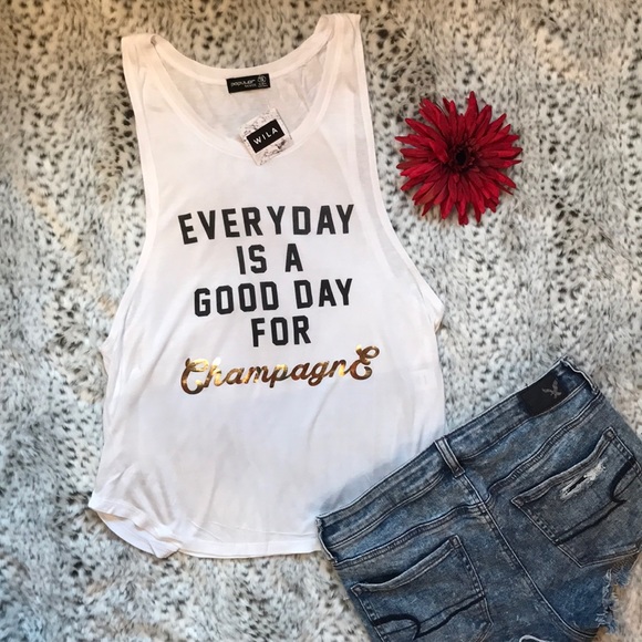 ❌SOLD❌✨HP✨•NWT• Champagne campaign Tank - Picture 2 of 7