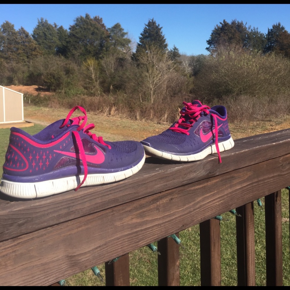 Nike free 5.0. size 7.5. Worn. Good condition