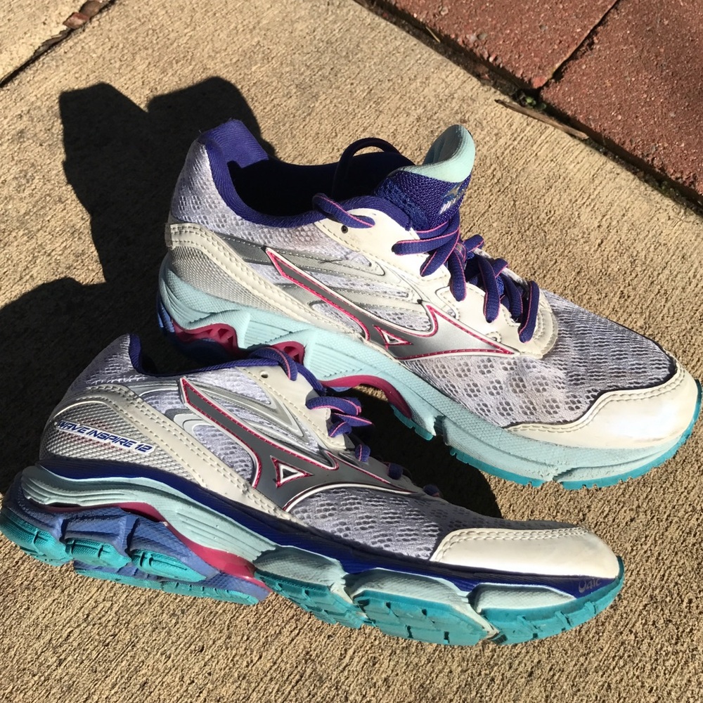 MIZUNO WAVE INSPIRE 12 ----  WOMEN RUNNING SHOE