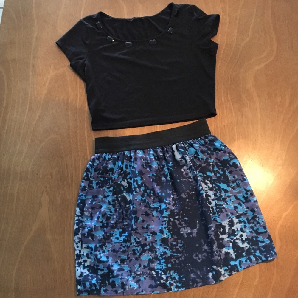 Eight Sixty mini skirt 💙🖤💙