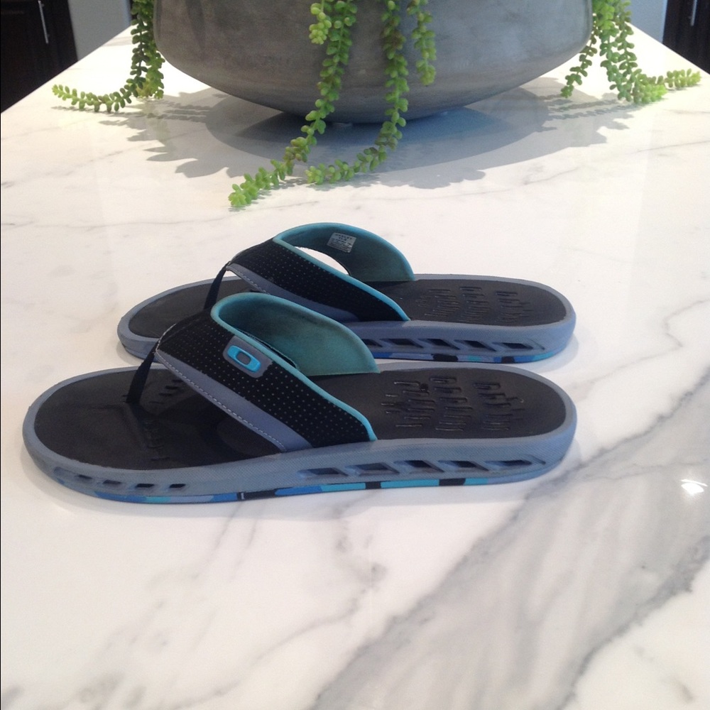 Men's Oakley flip flops