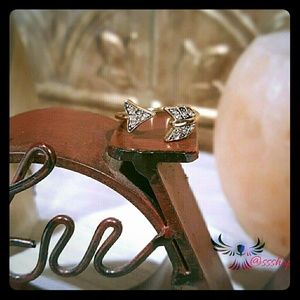 House of Harlow 1960 Arrow Affair ring