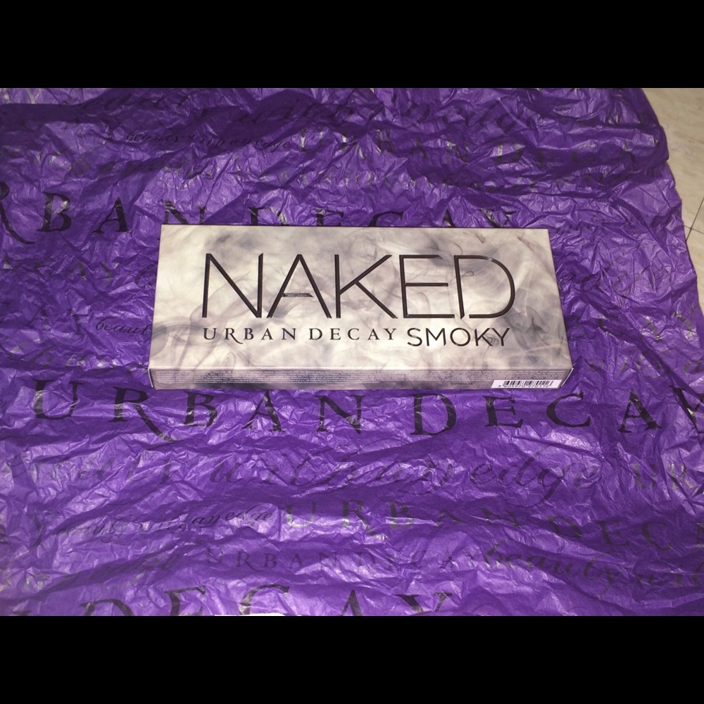 Urban Decay Naked Smoky Eyeshadow Palette