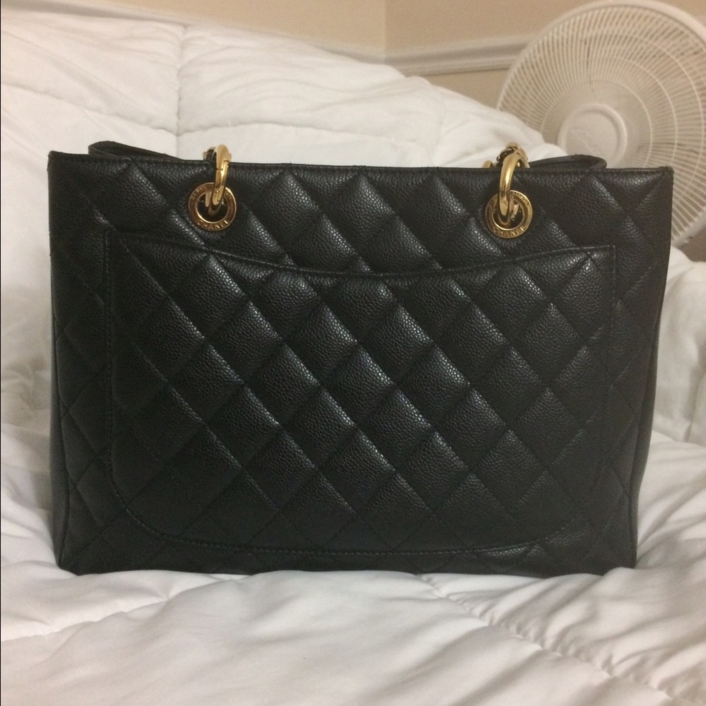 SOLD SOLD Chanel GST Caviar Gold Hardware - Picture 3 of 8