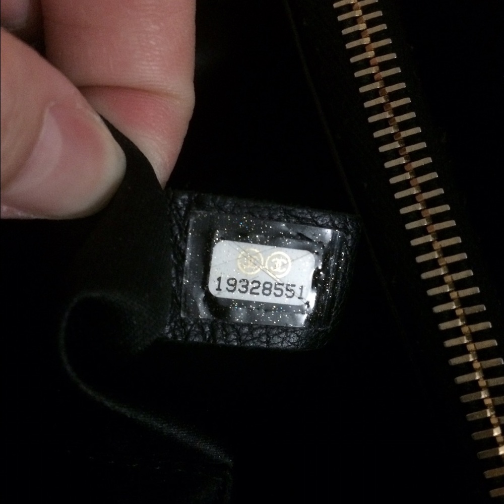 SOLD SOLD Chanel GST Caviar Gold Hardware - Picture 5 of 8