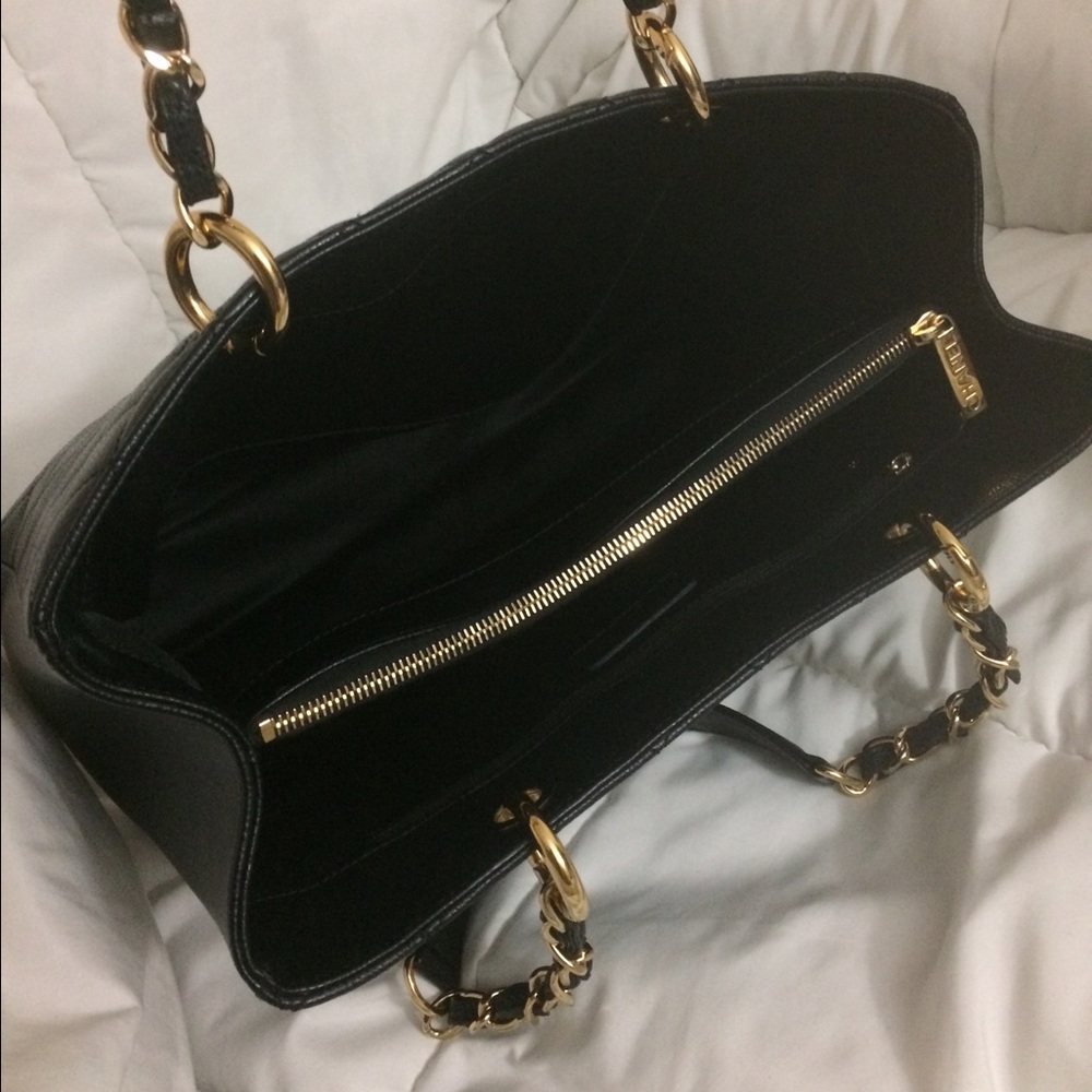 SOLD SOLD Chanel GST Caviar Gold Hardware - Picture 8 of 8