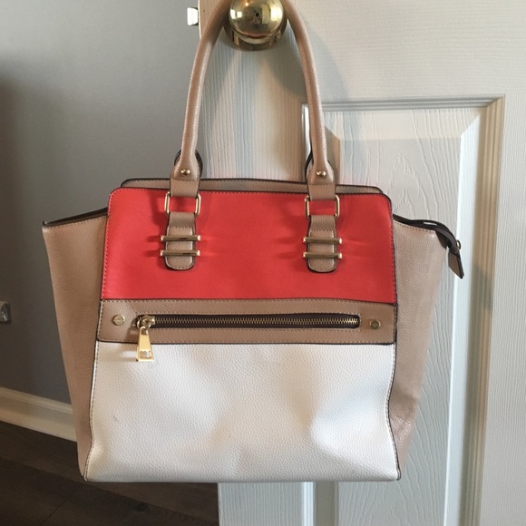 Handbag 👜 - Picture 1 of 4