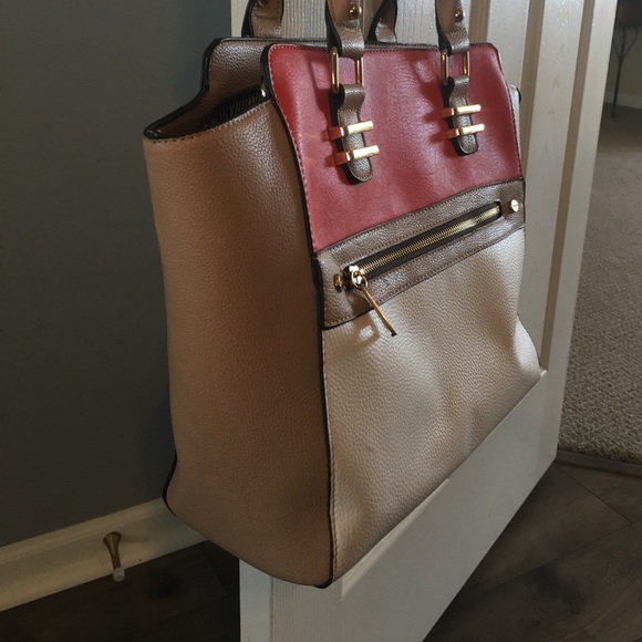 Handbag 👜 - Picture 2 of 4
