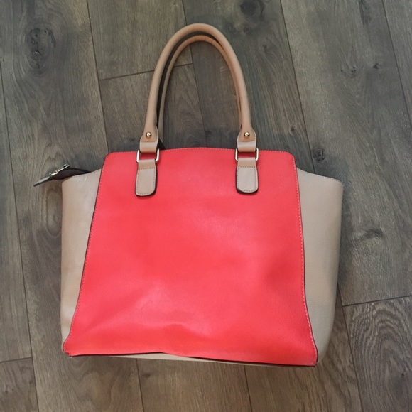 Handbag 👜 - Picture 3 of 4