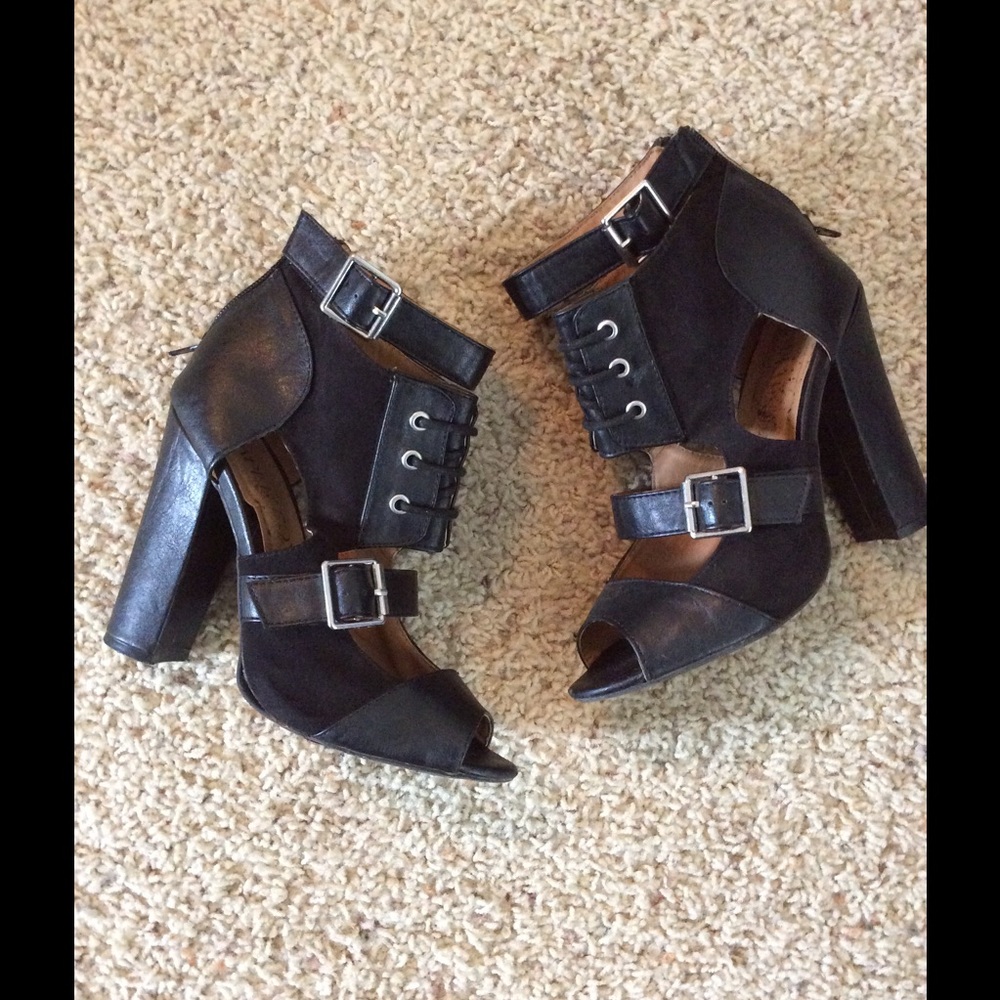 Black chic open toe booties